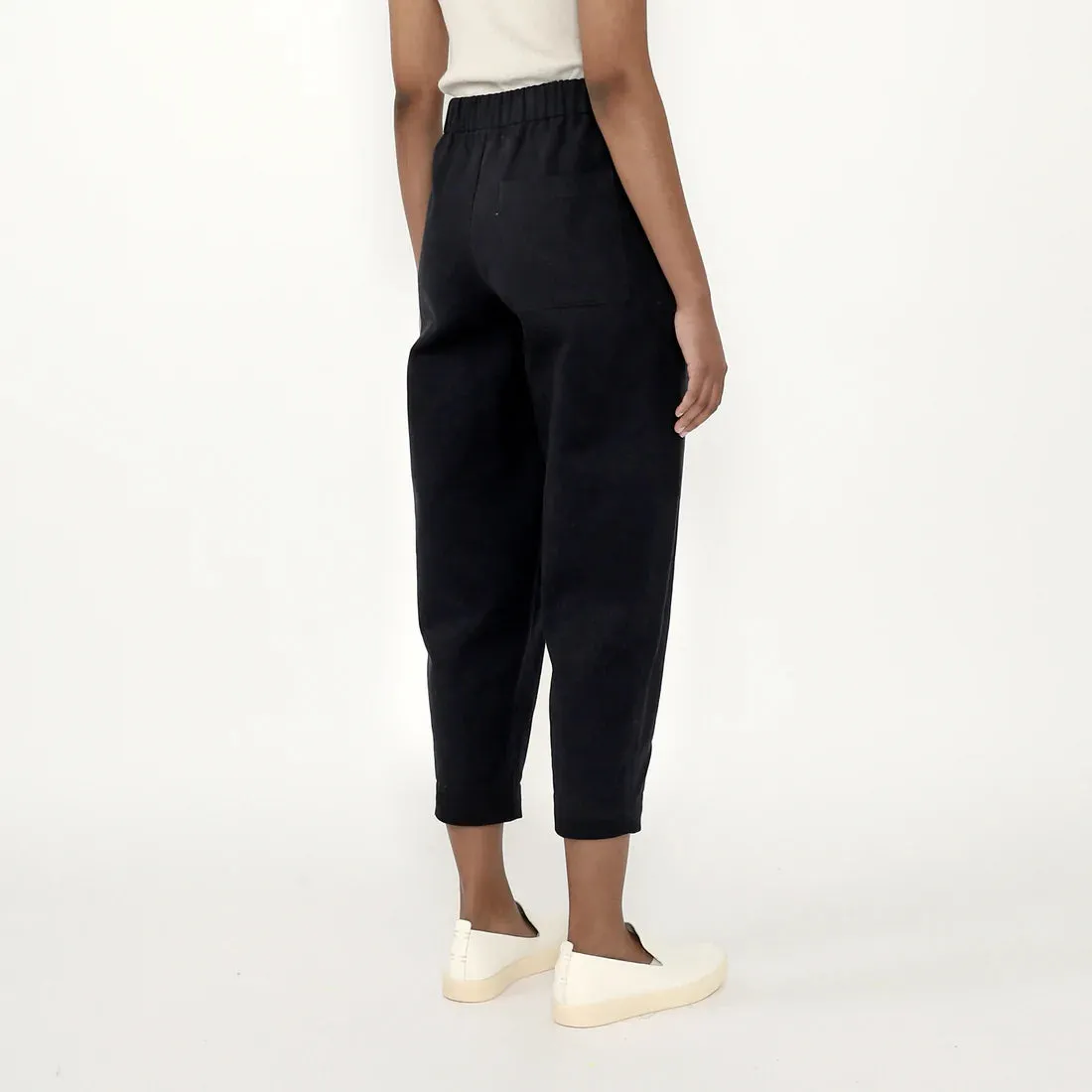 7115 By Szeki Black Signature Unisex Elastic Pull-Up Pant