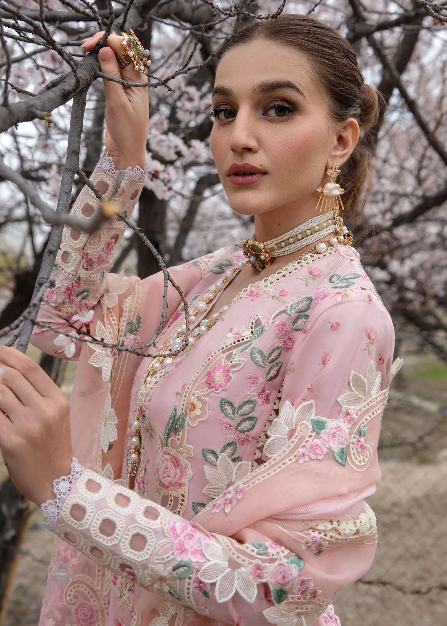 Crimson X Saira Shakira Luxury Lawn – Believe In Her - Blush Pink