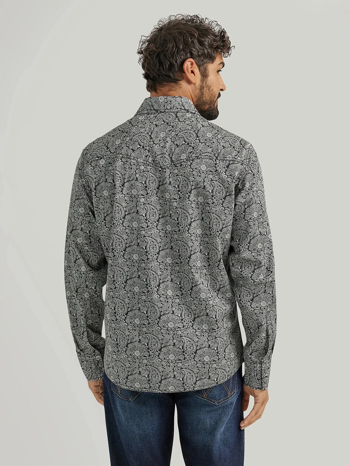 Men's Wrangler® Retro® Premium Long Sleeve Western Snap Printed Shirt in Paisley Navy - 112352878