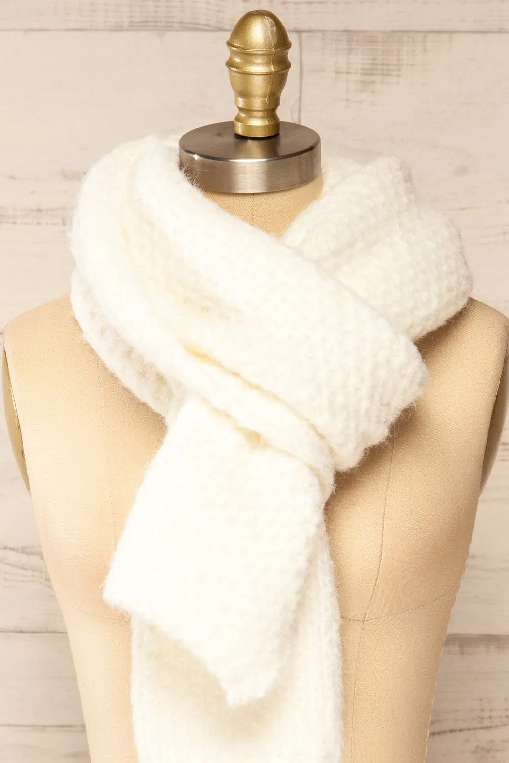 Samsun White | Thick Soft Knit Scarf